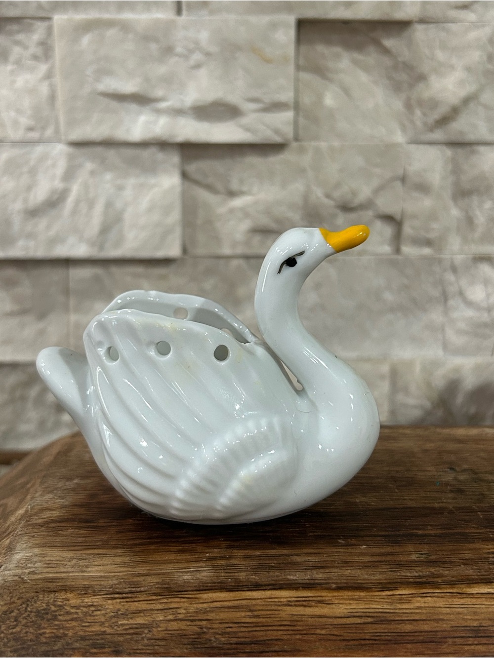 Price ProductWhite Ceramic Swan Vase with Yellow Beak - Decorative Home Accent